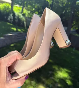 Karl Lagerfeld Paris Nude Beige Open Toe Gold Leather Pearl Block Heels - 8 8M thumbnail 1