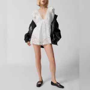 For Love & Lemons Women’s Santo Shorts Romper in White Lace Size Small thumbnail 10
