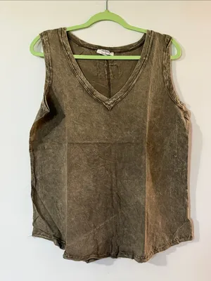 Zenana NWOT Outfitters Washed Mocha V-Neck Sleeveless Tank thumbnail 1