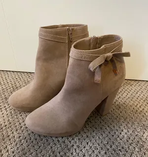 LC Lauren Conrad Heeled Booties thumbnail 1