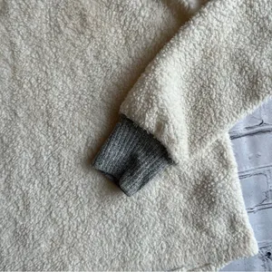 Jackson Hole Wyoming Ivory Fleece Cowl Neck Top Ski & Snowboard Winter Resort thumbnail 10