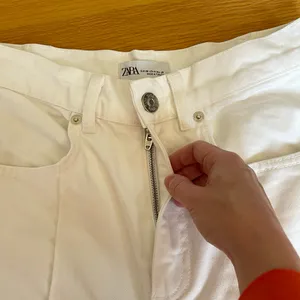 ZARA White High Waisted Straight Leg Jeans Women’s Size US 4 EU 36 thumbnail 5
