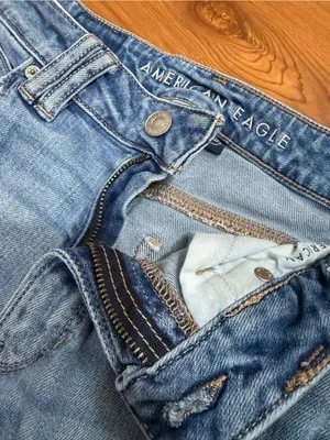 American Eagle Super High Rise Baggy Wide Leg Cargo Jeans Size 000 Medium Wash thumbnail 5