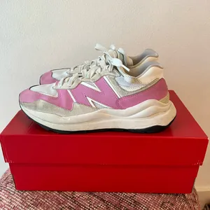 New Balance Women's Pink and White Sneakers Limited Edition Barbie Pink thumbnail 2