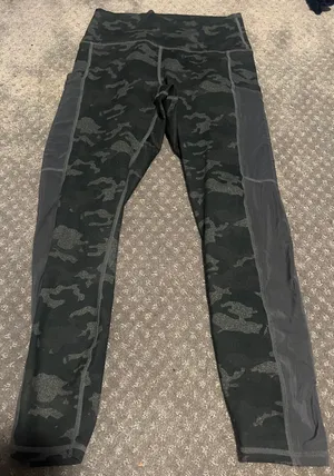 Fabletics Camo Leggings thumbnail 2