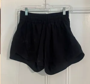 Lululemon Hotty Hot Shorts - Black thumbnail 1