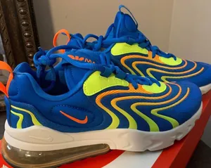 Nike Air Max 270 React thumbnail 1