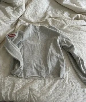 Brandy Melville Cropped Crewneck thumbnail 3