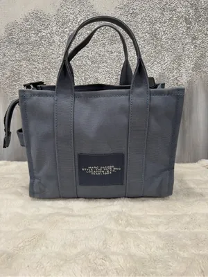 Marc Jacob’s The Tote Bag thumbnail 3