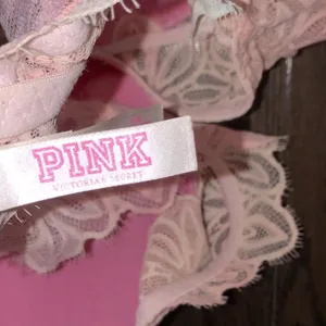 PINK VICTORIAS SECRET padded bra size medium thumbnail 6