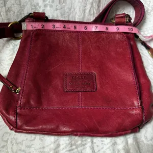 Fossil Women's Burgundy Leather Crossbody Bag good condition like new thumbnail 10
