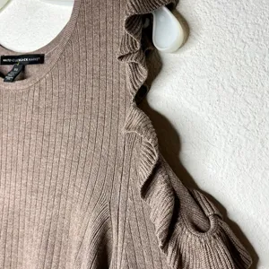 WHBM Cold‎ Shoulder Sweater thumbnail 5