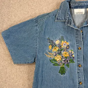 Casey & Max Short Sleeve Denim Shirt Women's Small Blue Floral Embroidered thumbnail 2