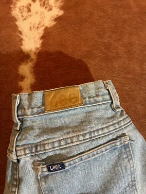 Riders By Lee Vintage women's shorts no size tag Waist - 28 inches Inseam - 6.5 inches Rise - 12 inches Hip - 18 inches thumbnail 5