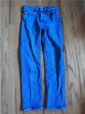Women’s Levi’s Wedgie Straight Jeans size 25 thumbnail 3