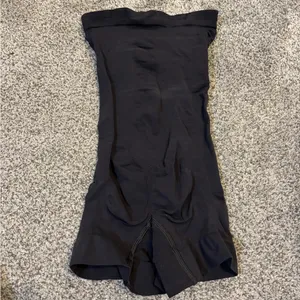 Skims Strapless Sculpting Bodysuit thumbnail 3