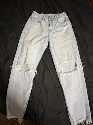 American Eagle Jeans Outfitters Mom Ripped thumbnail 1
