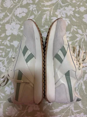 Reebok Sneakers thumbnail 3