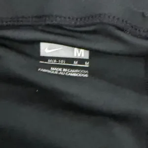 Nike Women's Medium Black Tennis Golf Skirt Athletic Skort Pleated‎ Activewear thumbnail 3
