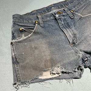 Vintage style wrangler‎ cut off denim shorts medium wash thumbnail 3