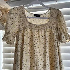 Majorelle Cream Ditsy Floral Smocked Mini babydoll Dress Small Cottagecore thumbnail 3