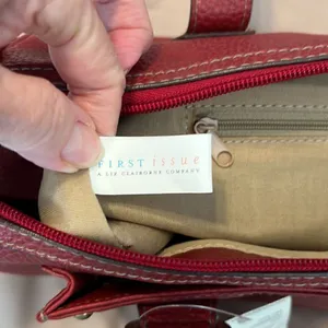 NWT First Issue red pebbled faux leather bag 1 inside & outside pocket zip close thumbnail 6