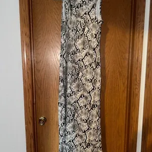 Socialite Womens‎ Gray Snakeskin Print Sleeveless Scoop Neck Maxi Dress Size M thumbnail 3