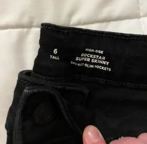 Old Navy Rockstar Skinny Jeans thumbnail 2