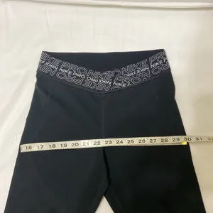 Nike Pro Dri-Fit Women’S Black Leggings. Medium. thumbnail 4