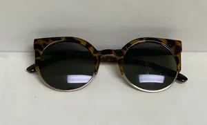 Sunglasses thumbnail 1