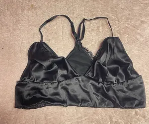Victoria's Secret Satin Black‎ Bralette Lined Cup Size M NWOT thumbnail 1