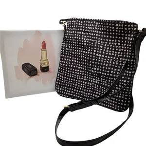 Cross body purse Black and white pattern with Gold Plated Hardware thumbnail 3