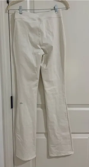 ALO Yoga Cream White Flare Leggings thumbnail 1