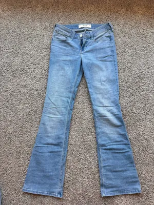 Hollister Low-Rise Bootcut Jeans thumbnail 1