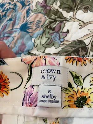 Crown & Ivy Shorts Scalloped Shelby thumbnail 2