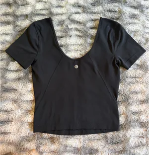 Lululemon Wunder Under Smooth Cover Square Neck T-Shirt - Black Size 2 thumbnail 2