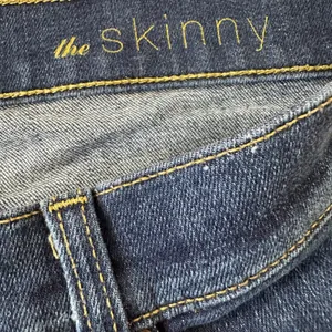 Seven For All Mankind The Skinny Jeans Dark Wash Size 28 Mid Rise Stretch‎ thumbnail 4