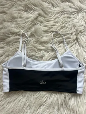 Alo sports bra thumbnail 3