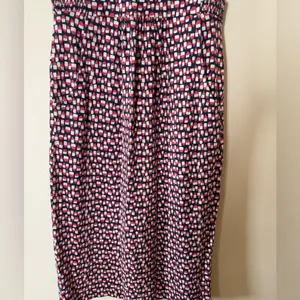 Boden‎ Scoopneck Novelty All Over Print Jersey Dress W/ Pockets Size 8L thumbnail 3