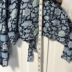 American Eagle NWT floral tie front blouse with bell sleeves size Large thumbnail 4