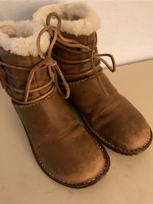 UGG Chestnut Brown leather   Shearling Caspia Boots US 7 thumbnail 1