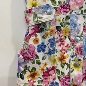 Floral Cotton Twill Sleeveless Button-down Mini Dress with adjustable waist thumbnail 7