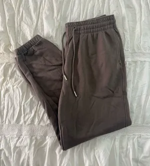 H&M Sweatpants thumbnail 1
