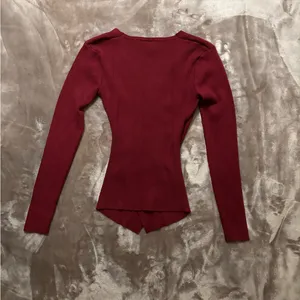 Windsor Sweater Women’s Size M Maroon/Burgundy V-Neck Ribbed Pullover Sweater thumbnail 4