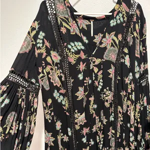 Free People black floral Just the Two of Us tunic blouse M thumbnail 12