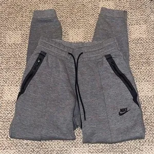 Nike Tech Joggers thumbnail 1