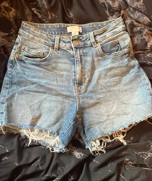H&M Shorts Denim High-Waisted thumbnail 1