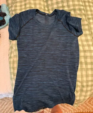 Lululemon Swiftly Tech Short Sleeve 2.0 thumbnail 1