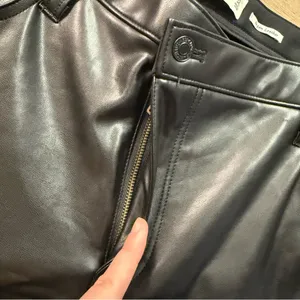 Abercrombie & Fitch The 90s Straight Ultra High Rise Leather Crossover 32/14 S thumbnail 9