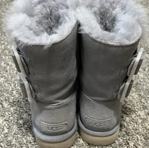 UGG Women’s 7 Grey thumbnail 3